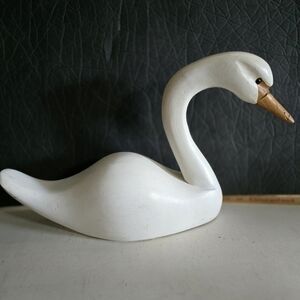 Wooden White Swan Sculpture, Beautiful Piece, Made In CANADA